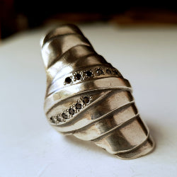 MUMMY RING IN SILVER WITH BLACK DIAMONDS