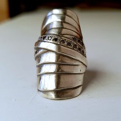 MUMMY RING IN SILVER WITH BLACK DIAMONDS