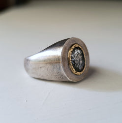 SIGNET RING IN SILVER WITH TOURMALATED QUARTZ AND GOLD