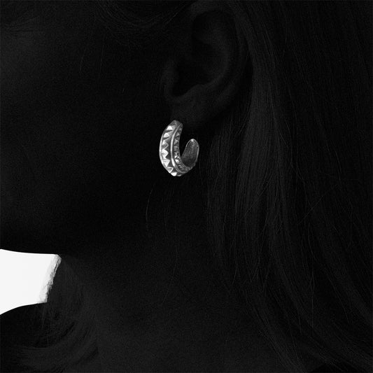 WARRIOR HOOP EARRINGS IN SILVER