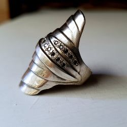 MUMMY RING IN SILVER WITH BLACK DIAMONDS