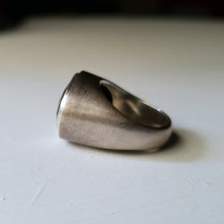 SIGNET RING IN SILVER WITH BLACK SPINEL - ONE OFF